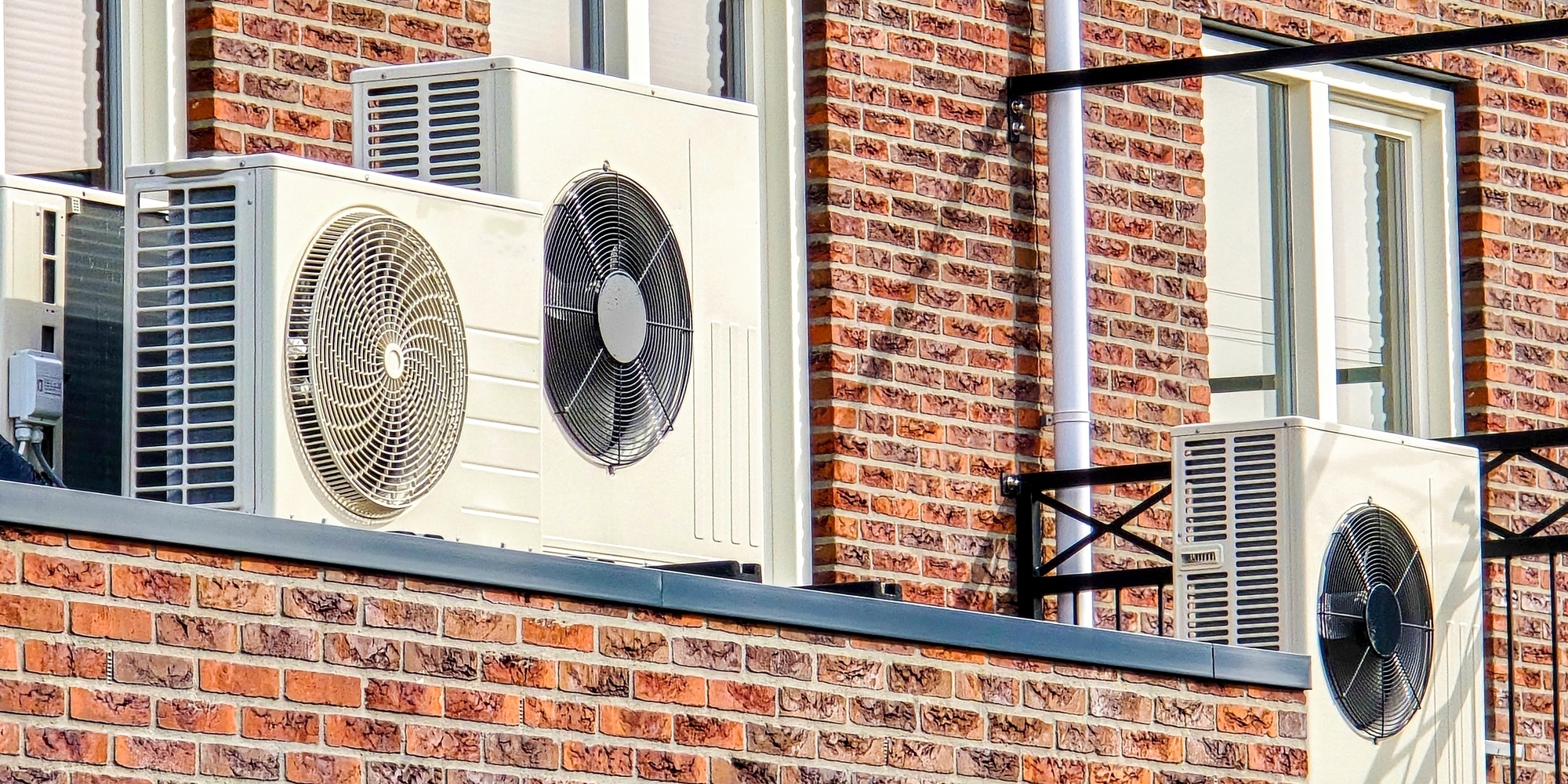 Ledenonderzoek Vereniging Eigen Huis toont zorgen over nettarieven en warmtepompgebruik
